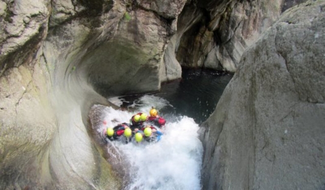 Beau toboggan naturel en Pyrénées Orientales