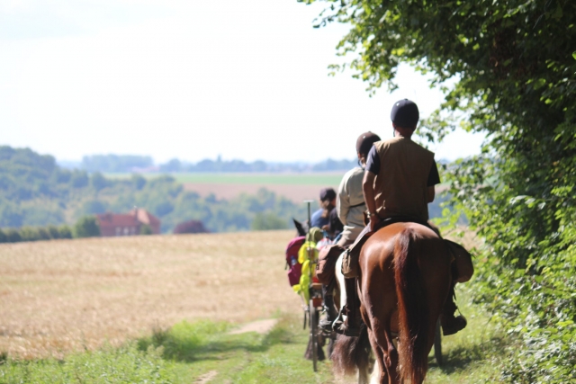  De camino para explorar a caballo 