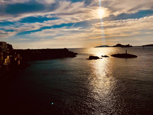  Magnificent sunset in Marseille 