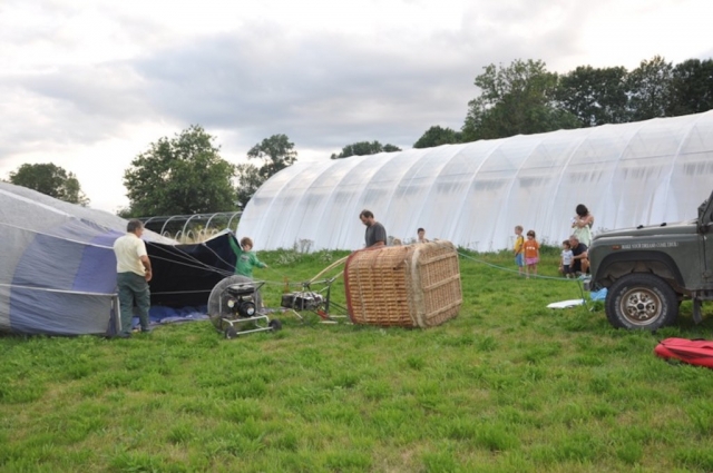 Preparing the hot air balloon 
