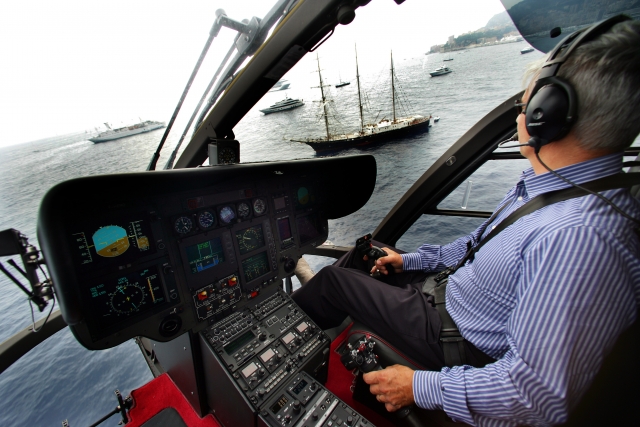  Blick aus dem Cockpit des Helikopters 
