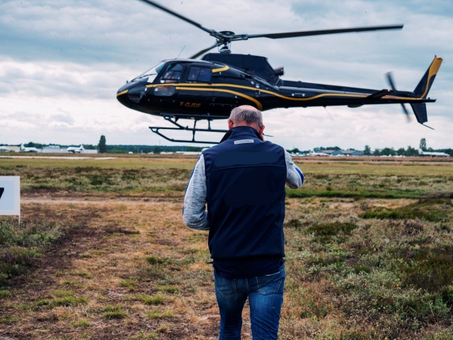  Despegue inminente del helicóptero 