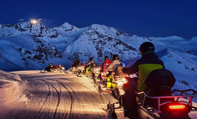  Night snowmobile ride 