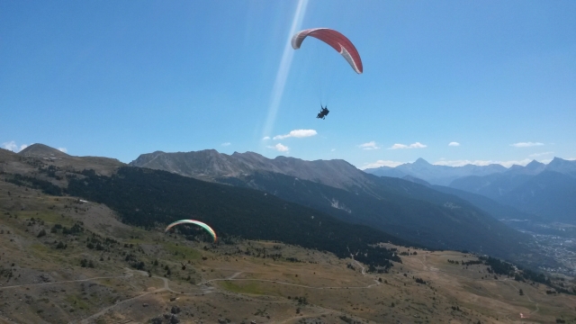  Gleitschirmfliegen über den Südalpen 