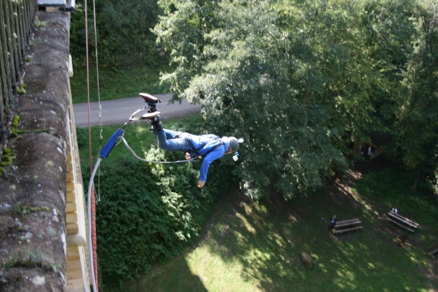  salto elástico do viaduto de Claudon 