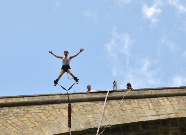Sensations fortes et montées d'adrénaline durant le saut à l'élastique