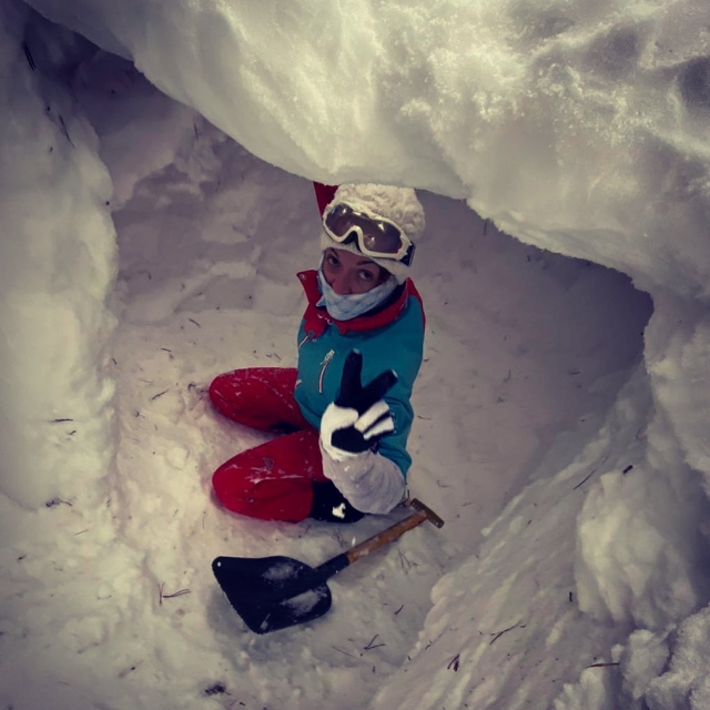  Igloo in piena costruzione