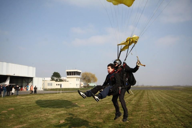  Landing at the jump center