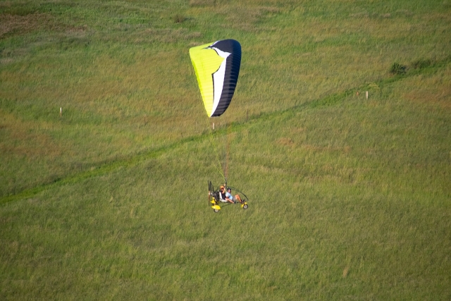  o paramotor no vôo completo 