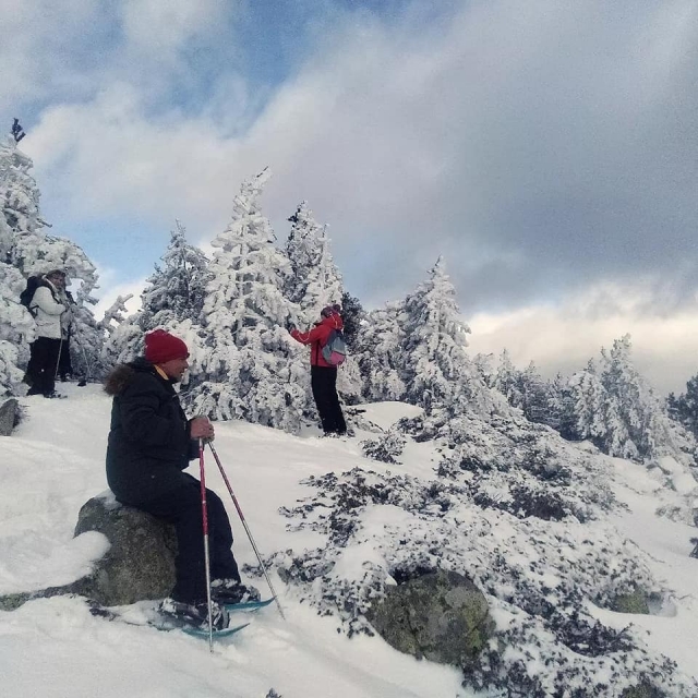 p-82533-petite-pause-lors-de-la-randonne-e-en-raquettes-a-neige1670946912_1670949048325.jpg