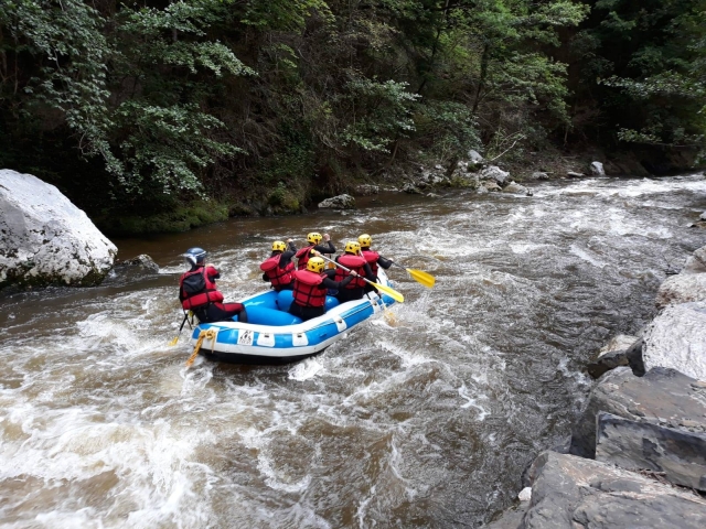 Rafting dans les eaux vives de l'Aude