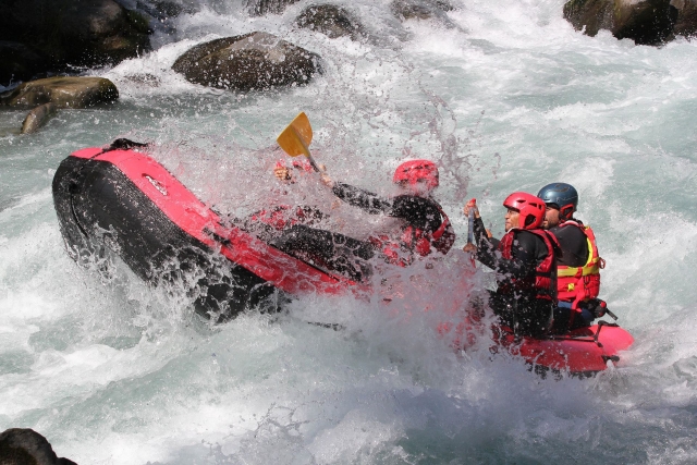  Rafting ou desafiar as corredeiras 
