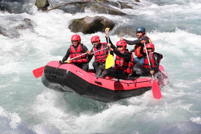 Grupo Rafting em Bourg Saint Maurice 