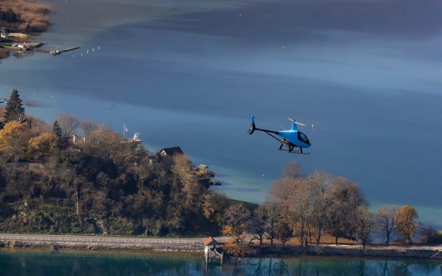 Survol de Doussard en hélicoptère