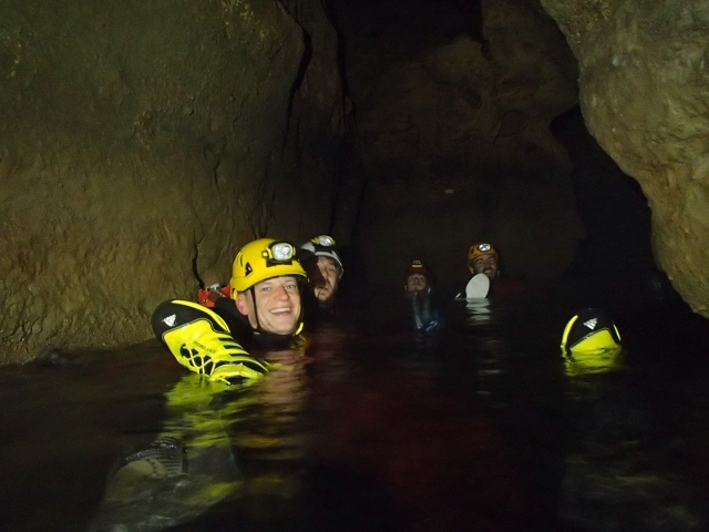  Moments of discovery and entertainment during caving 
