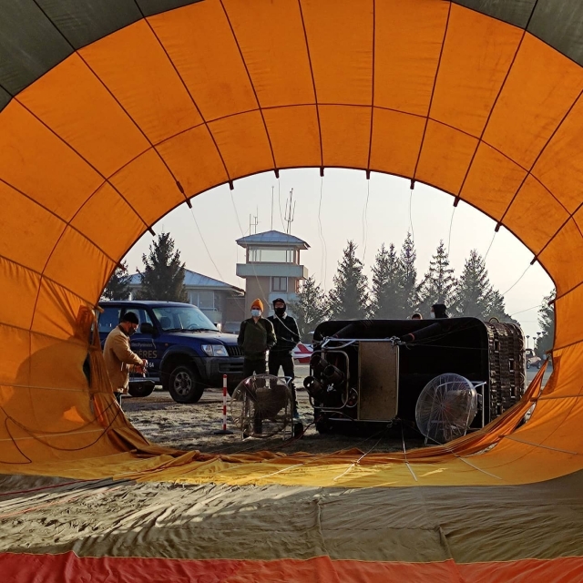  Preparazione della mongolfiera 