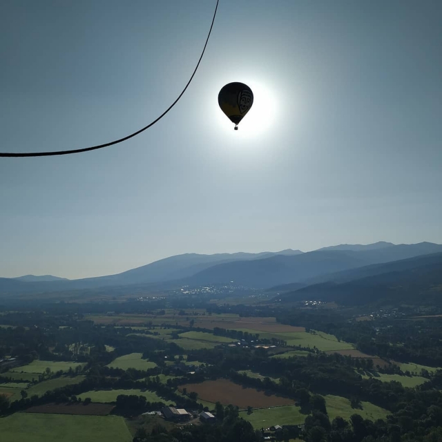 Volare sopra i Pirenei in mongolfiera