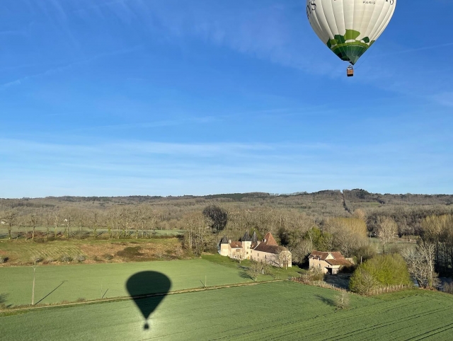 Montgolfière en plein envol