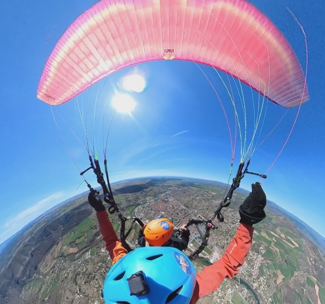  Tandem-Gleitschirmflug in Aveyron 