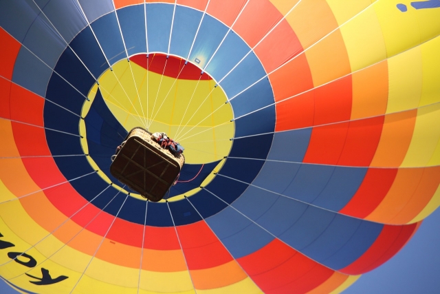 Montgolfière en plein envol