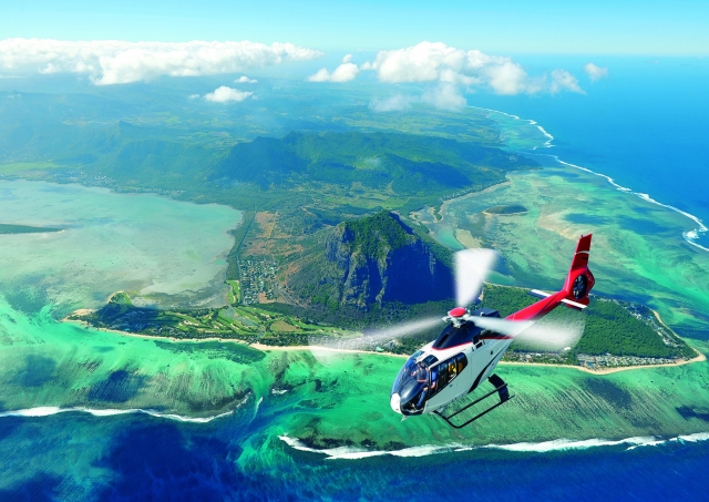  Sobrevuelo del Costa de la Reunión en helicóptero 