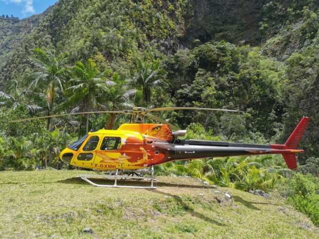 Descubrimiento de los paisajes tropicales de la isla 