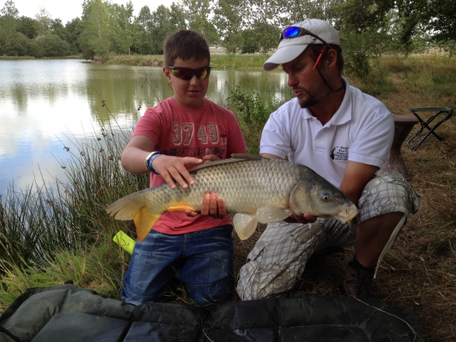 Affascinante attività di pesca per bambini 