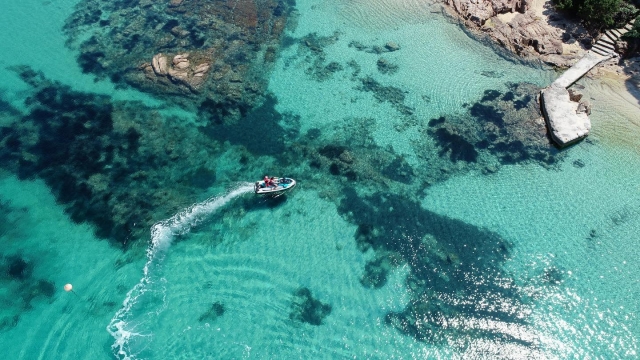 Découverte de paysages à couper le souffle en jet ski en Corse