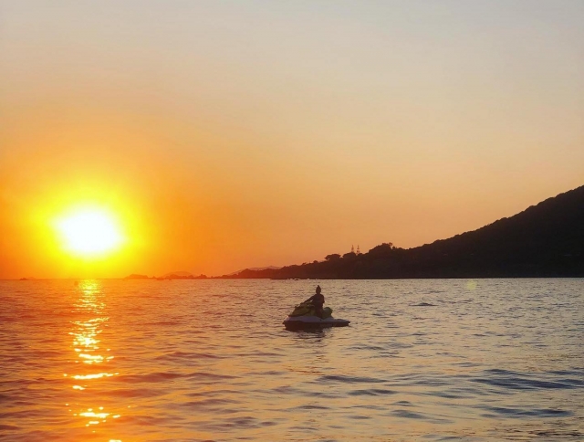  Iniziazione al jet ski a fine giornata in Corsica
