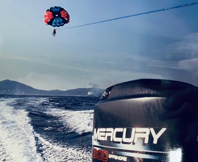  Esperienza di parasailing vicino a Porticcio