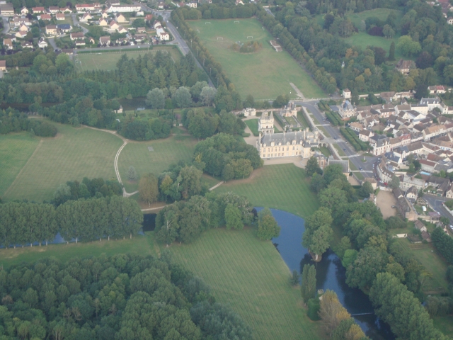  Flug über das Château d'Anet mit dem Motorschirm 
