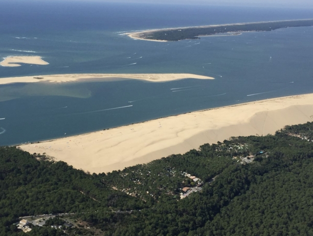 Helicopter flight over the Banc d'Arguin 