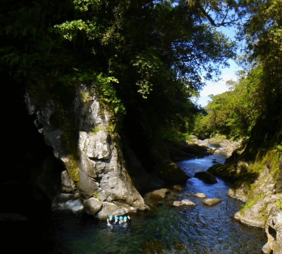  Petit Galet 的溪降活动 