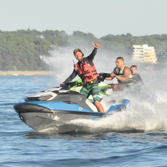 C'est parti pour une magnifique randonnée en jet ski en Gironde