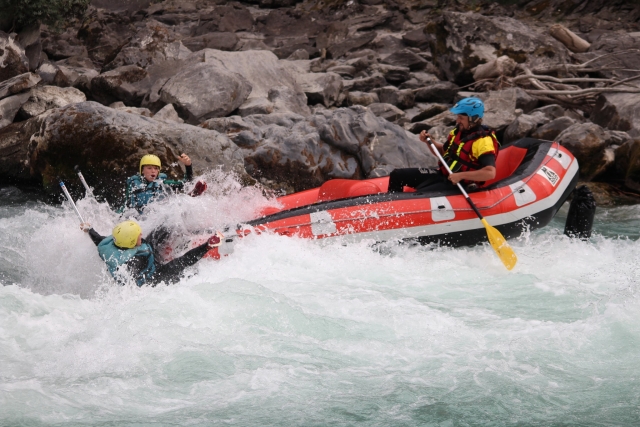  Bursts of laughter while rafting on the Durance 