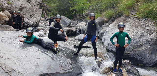 Canyoning en famille dans les Alpes