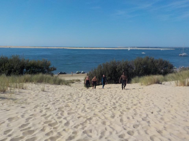  Partenza per un'escursione in paddle surf 