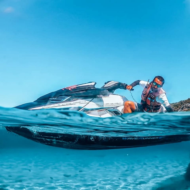  Nervenkitzel auf einem Wasserscooter 