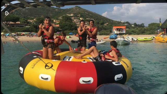  Spend a moment of pleasure and relaxation aboard the buoy 