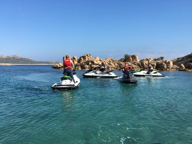 Promenade en jet ski entre amis