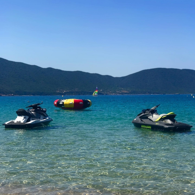  Zona de salida de motos de agua sin licencia