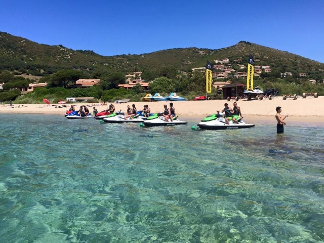  Grupo para una sesión de jet ski con amigos 