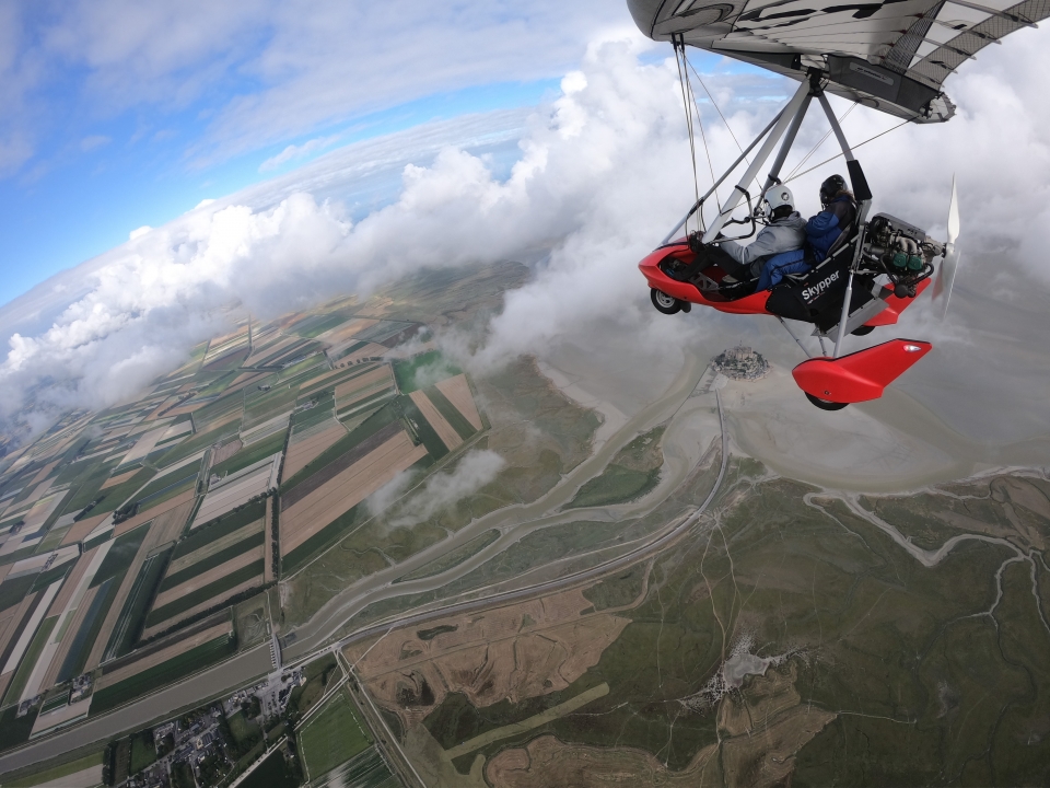 Survolez les champs de Normandie 