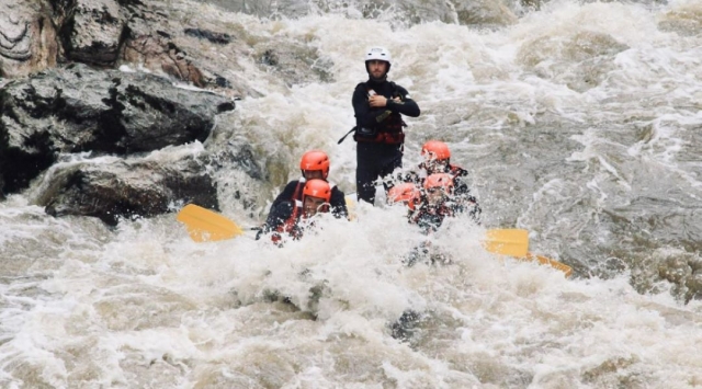  Passionate instructor who accompanies you during your adventure 
