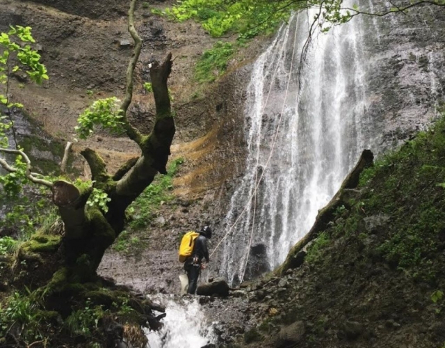Escalade de la chute d'eau 
