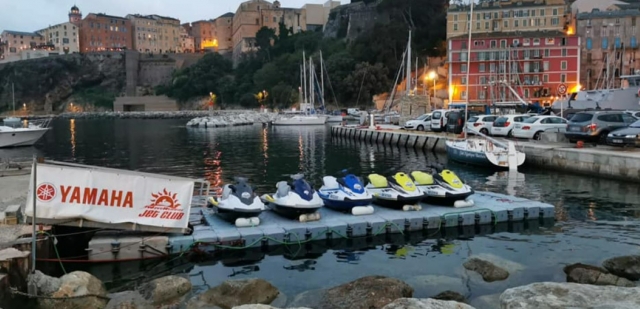 Der alte Hafen von Bastia, der Tempel des Jetskis 