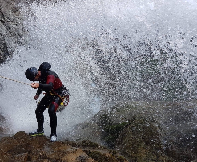  Sensational abseiling 