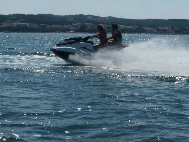 Zweisitzer-Jetski für Spaß zu zweit 