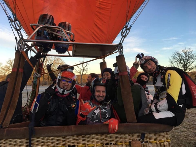  Volo in mongolfiera con gli amici 
