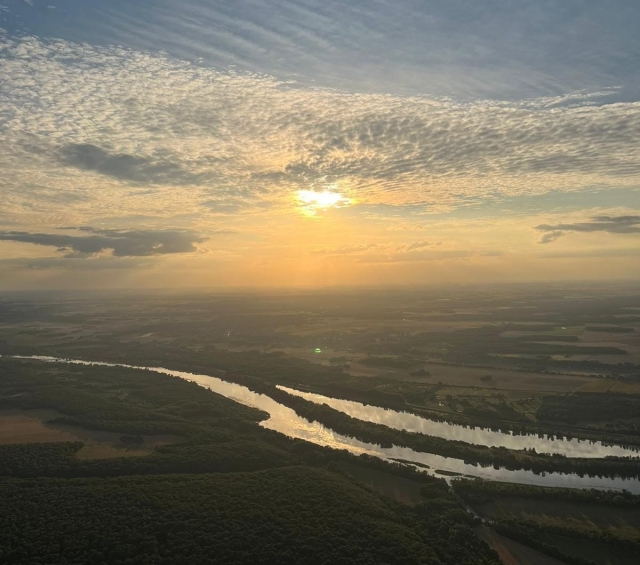  Die Loire glitzert in der Sonne
